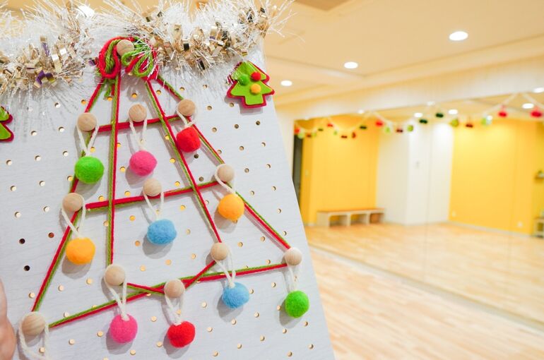 ごっこあそび親子教室担当のこと先生が作ってくださった【スタジオリベニア】だけのクリスマスの飾り！